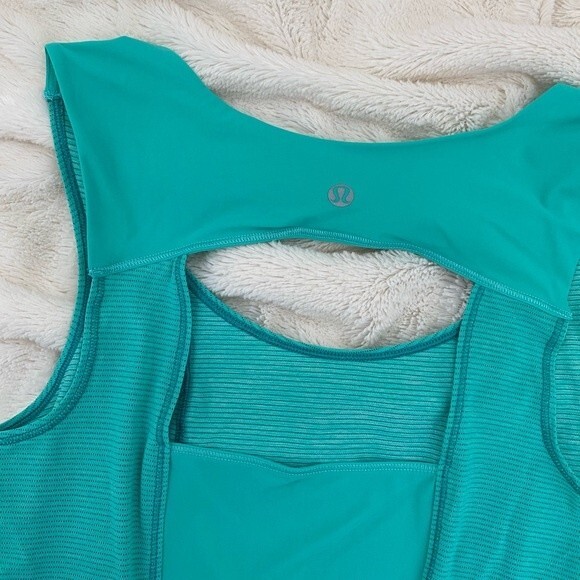 Lululemon Run Righteous tank top size 4-6, mint green open back athletic tank - Picture 6 of 6